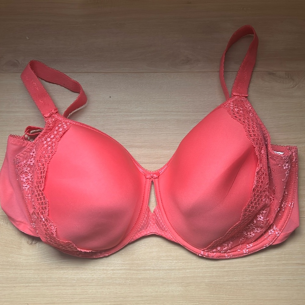Very gently used Elomi Charley bra